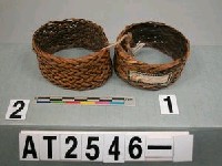 藏品(男子籐腕飾)的圖片